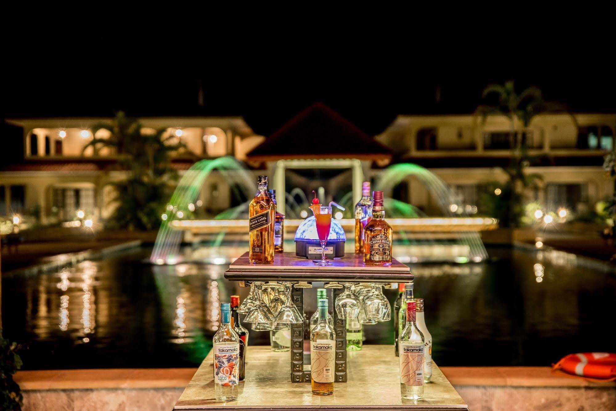 Oasis Hotel Restaurant & Spa Grand Anse (Praslin) Exterior foto